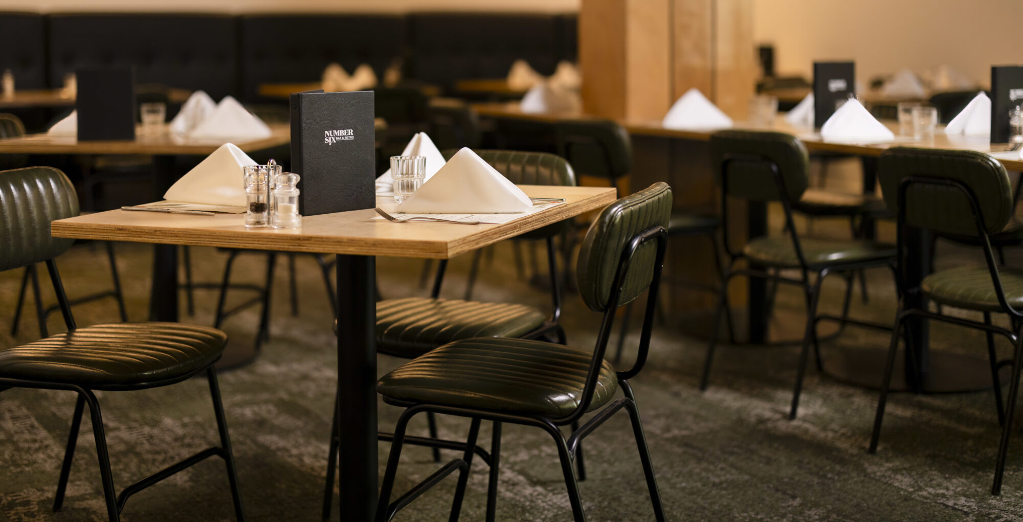 Hotel Give - Number Six - Restaurant & Bar-13