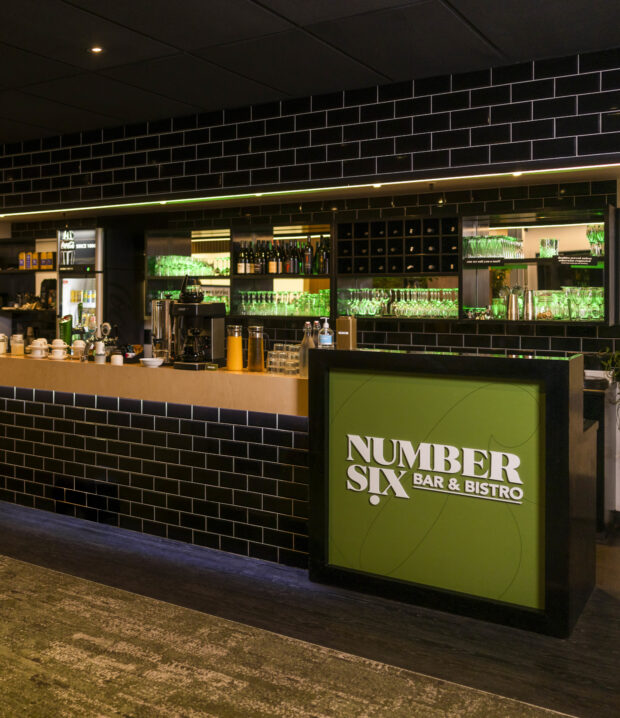 Hotel Give - Number Six - Restaurant & Bar-6